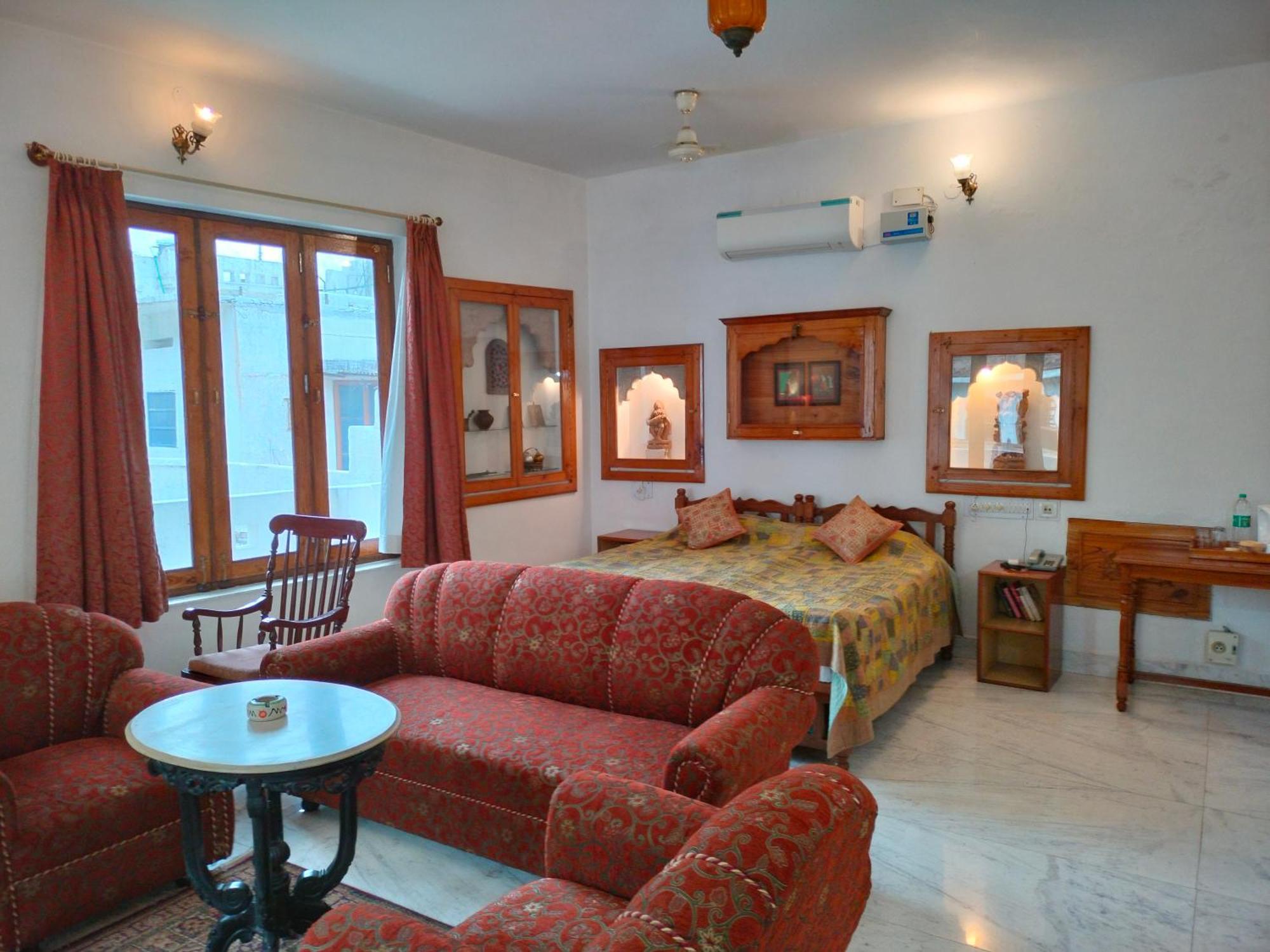 Haveli Braj Bhushanjee Heritage Hotel Bundi Exterior photo