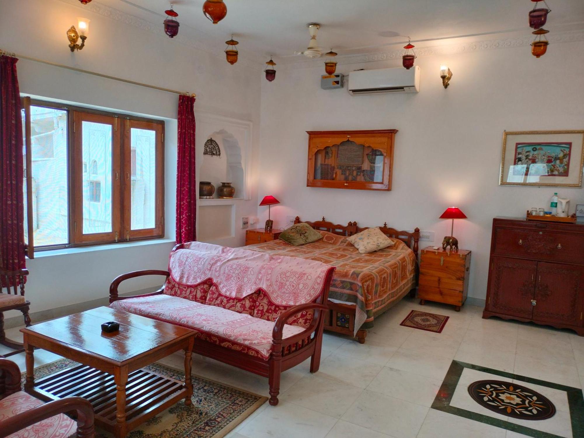 Haveli Braj Bhushanjee Heritage Hotel Bundi Exterior photo