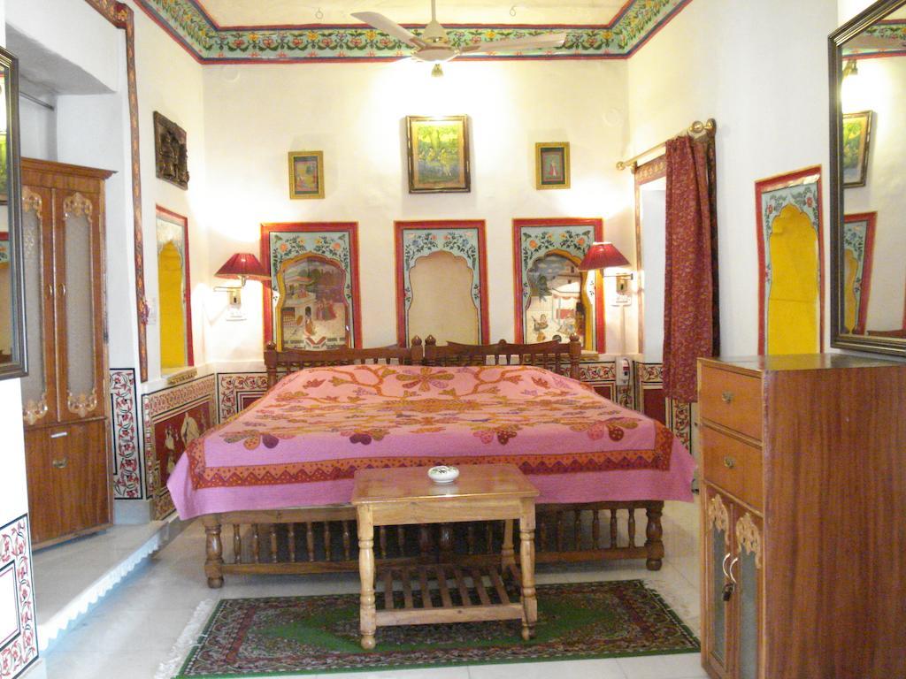 Haveli Braj Bhushanjee Heritage Hotel Bundi Exterior photo