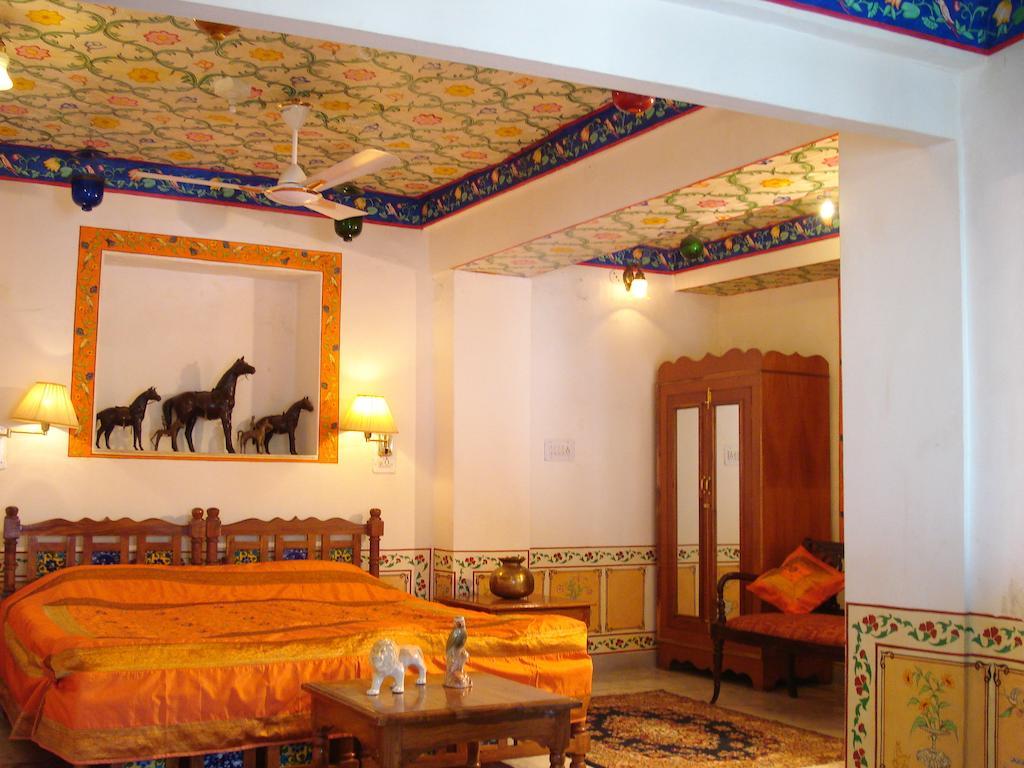 Haveli Braj Bhushanjee Heritage Hotel Bundi Room photo